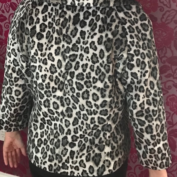 Short, faux fur fun jacket!! - Picture 7 of 8